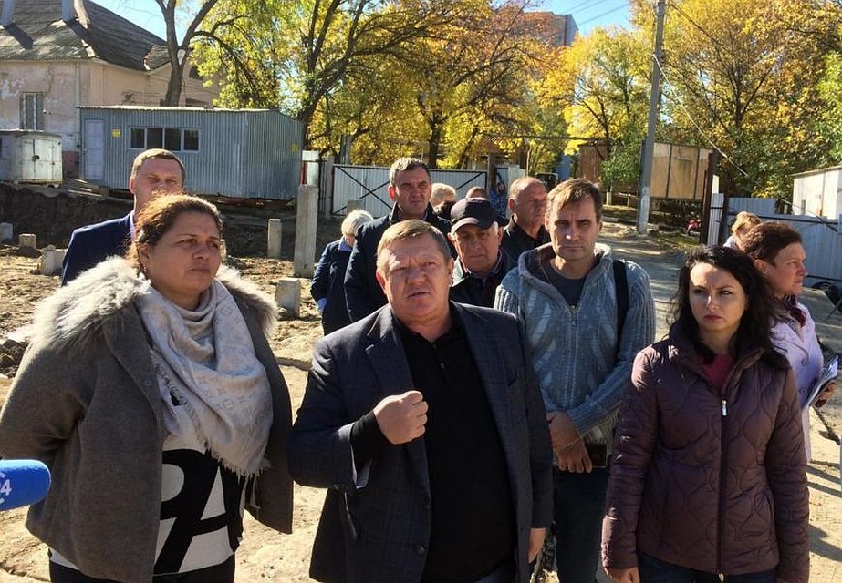 Николай Панков проверил ход строительства дома в Елшанке