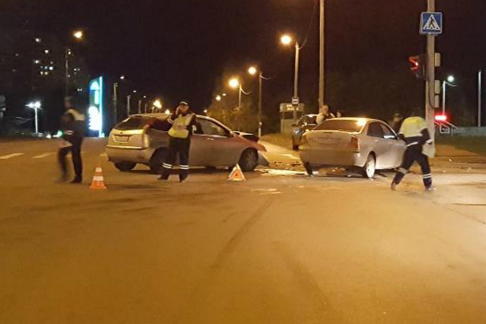 Одна иномарка влетела в бок другой. Фото: пресс-служба УГИБДД УМВД России по Кировской области