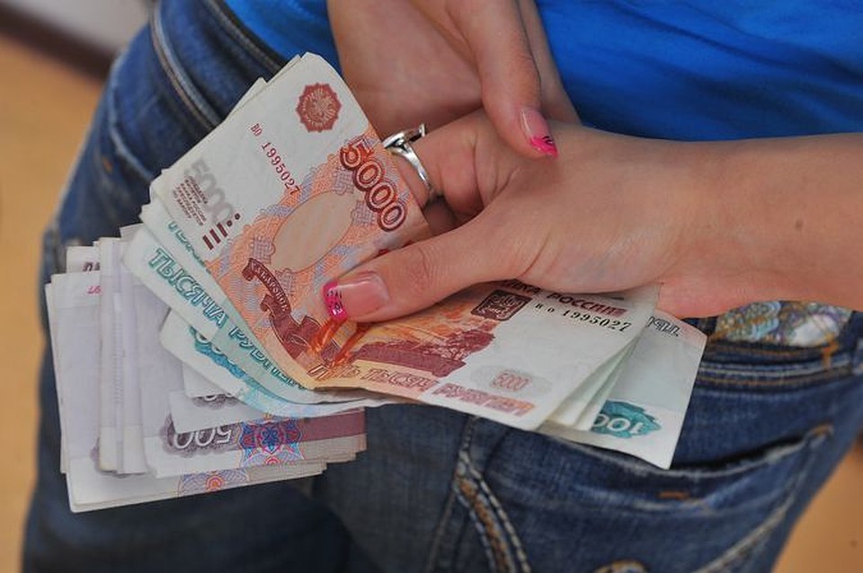 Женщина пыталась подкупить стража порядка 15 тысячами рублей