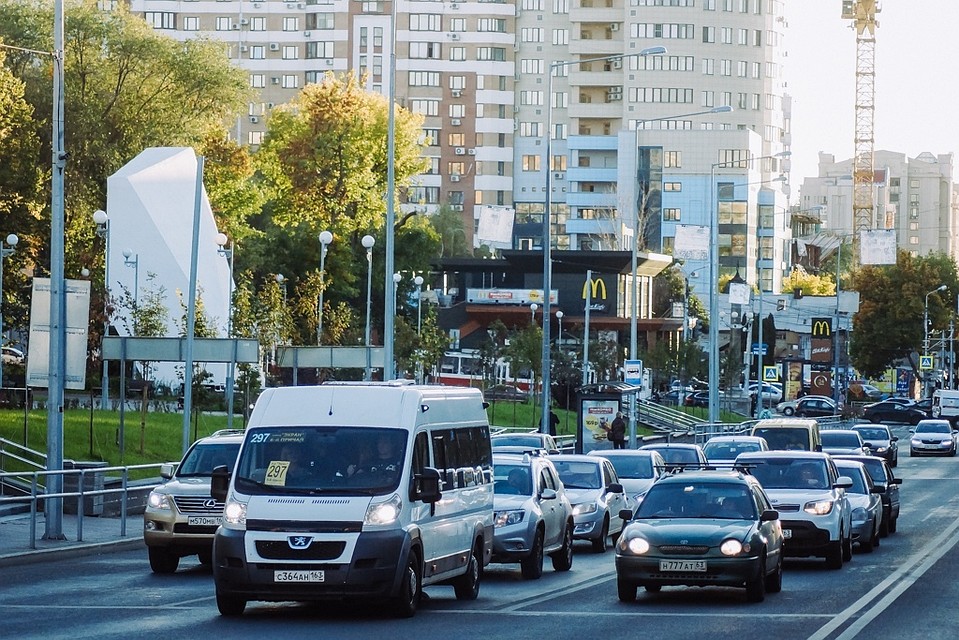 Проезд по Ново-Садовой закрыли по направлению из города