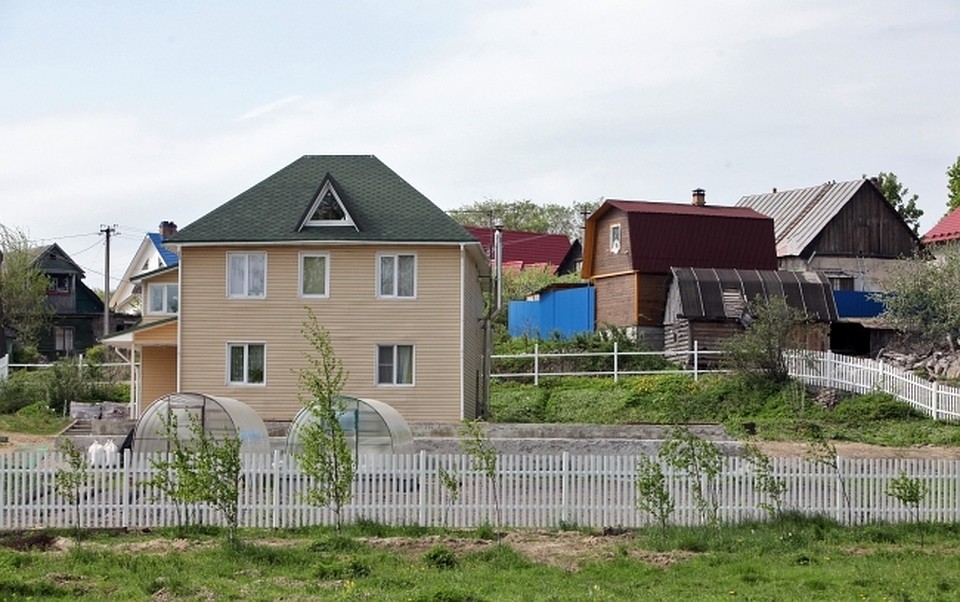 Дачники воюют с застройкой берега три года.