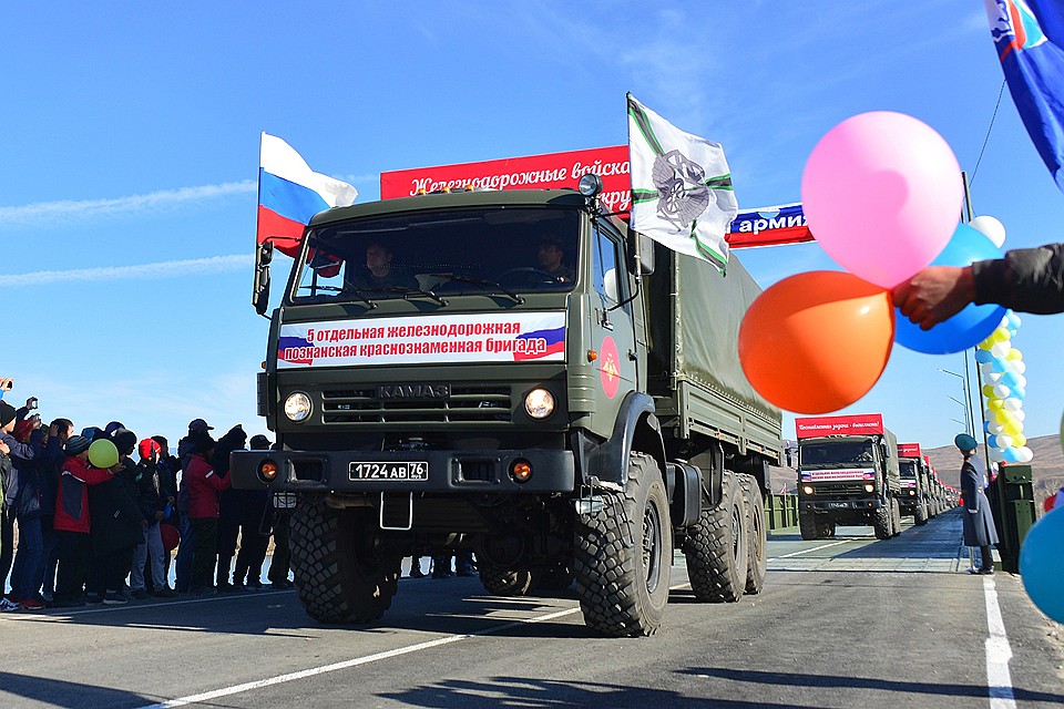 В Тыве военные инженеры Минобороны построили новый мост через Большой Енисей.