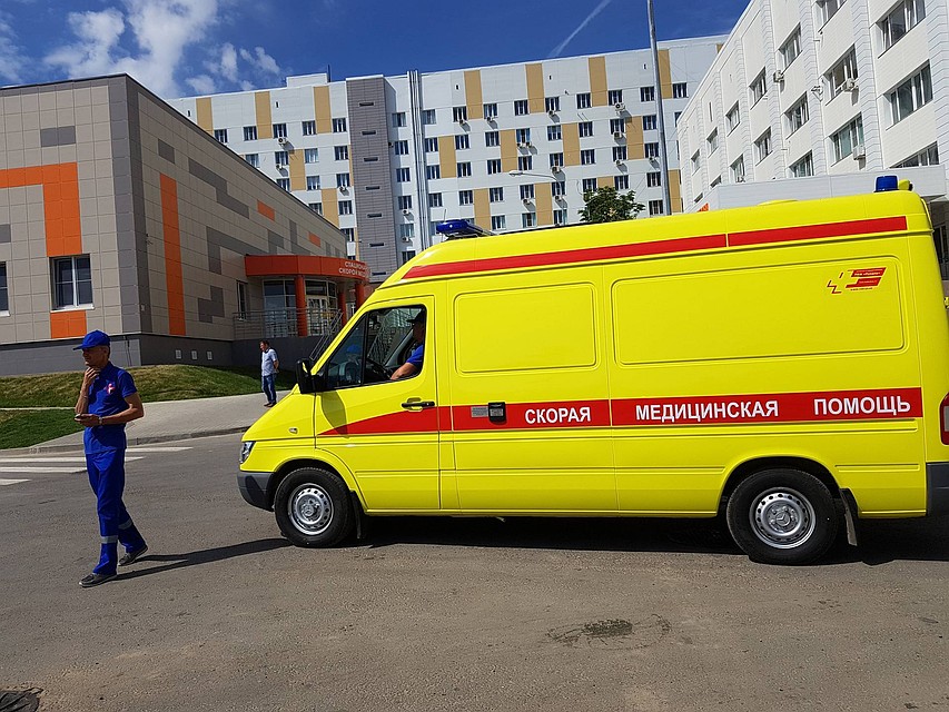 Сейчас жизни пострадавших ничего не угрожает, они находятся под наблюдением медиков.