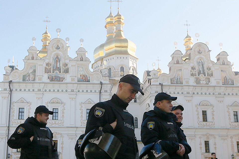 Запугать истинно верующего человека расправой практически невозможно, у него совершенно иной взгляд на это в отличие от человека светского