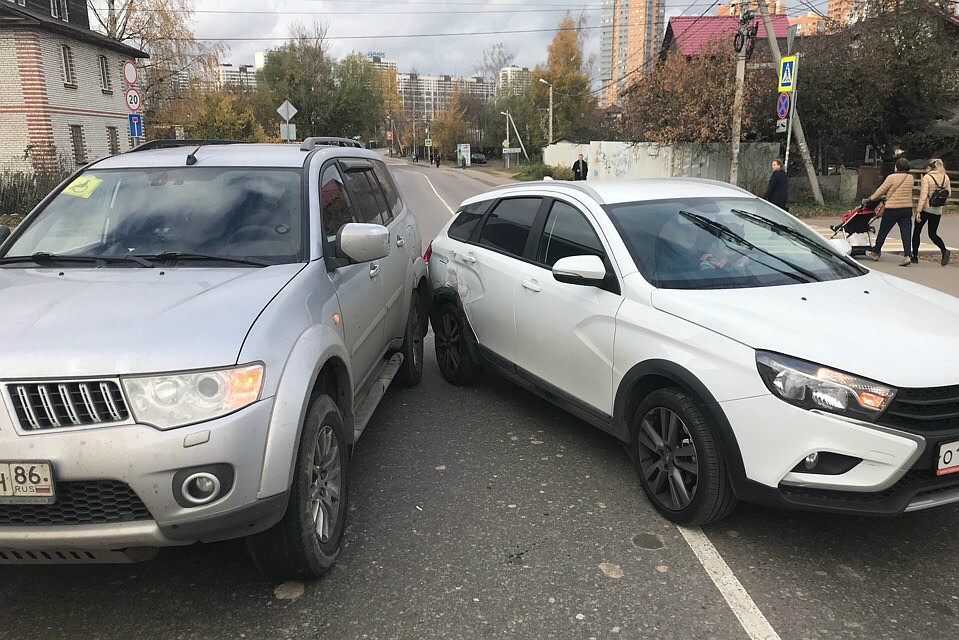 Виновник аварии передумал ехать вперед. Фото: Предоставлено Надеждой Ивановой