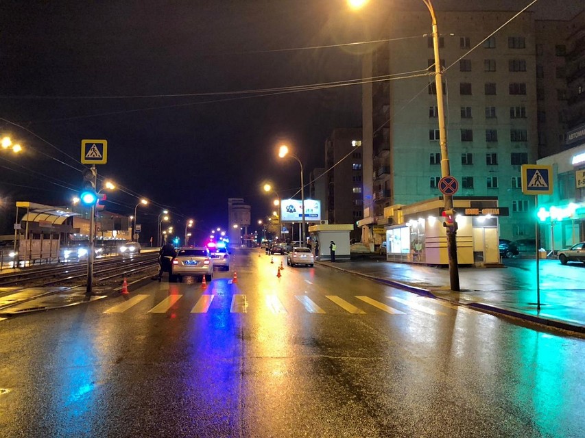Очевидцы вызвали на место аварии скорую помощь. Фото: Отделение пропаганды ГИБДД Екатеринбурга