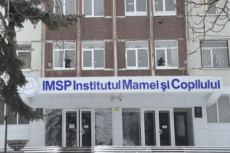 9 октября в Институт матери и ребенка поступила девочка в возрасте 4 лет и 8 месяцев