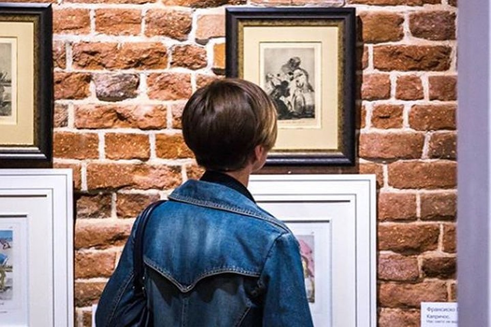 Поврежденную картину убрали из экспозиции. Фото: instagram.com/glavny_prospekt/