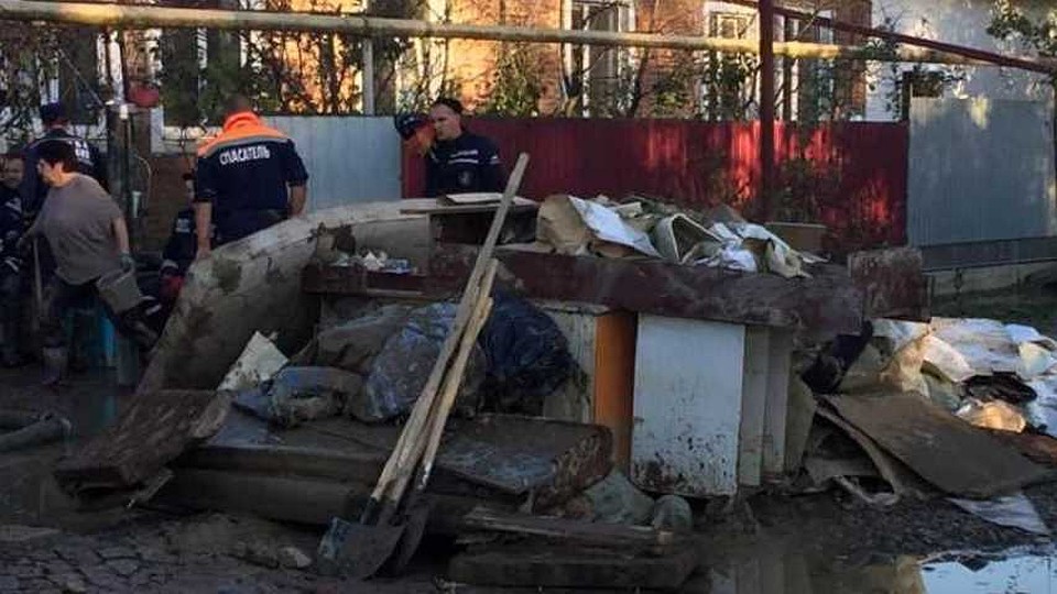Краснодарские волонтеры приняли участие в ликвидации последствий наводнения