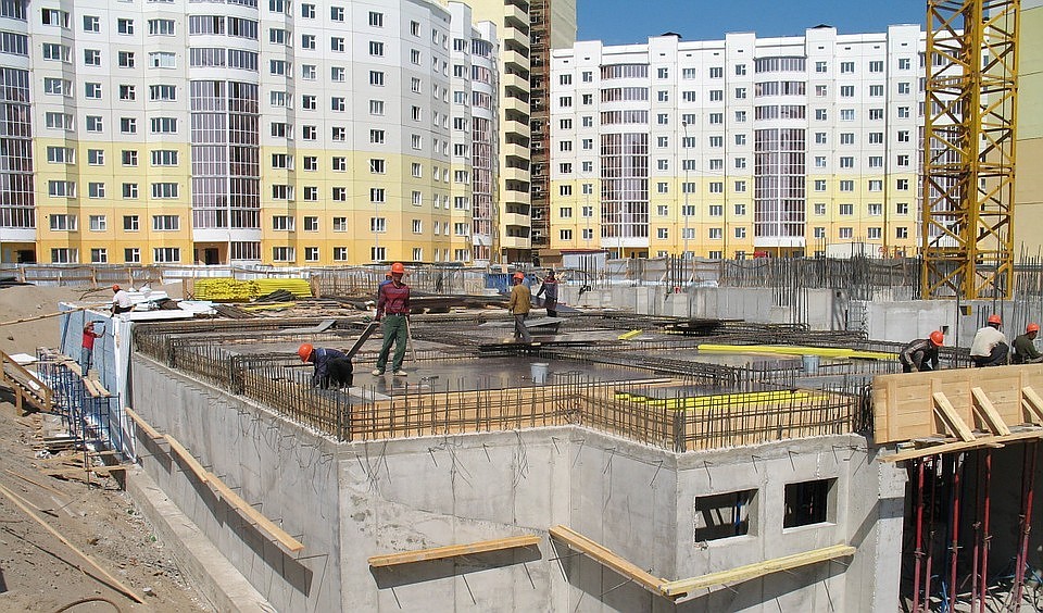 К 2024 году в республике планируется ликвидировать не менее 920 тысяч квадратных метров аварийного жилья