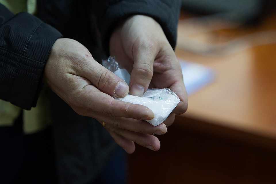 В Отрадненском районе полицейские задержали закладчика наркотиков
