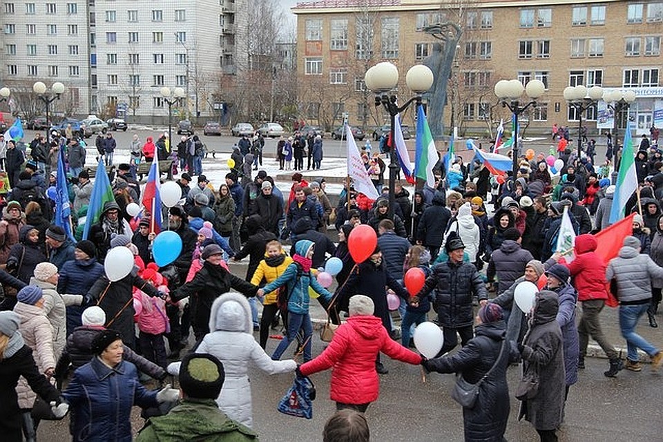 Старт праздничных мероприятий будет дан в 11:00 на Театральной площади.