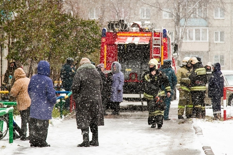 При пожаре в Амуре спасли 11 омичей