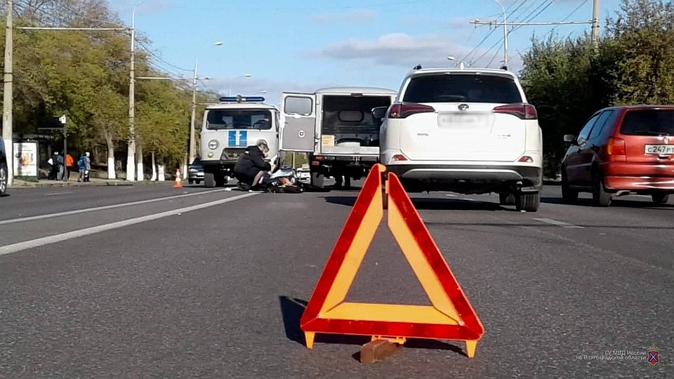 Мужчина погиб на месте ДТП. Фото: ГУ МВД по Волгоградской области.