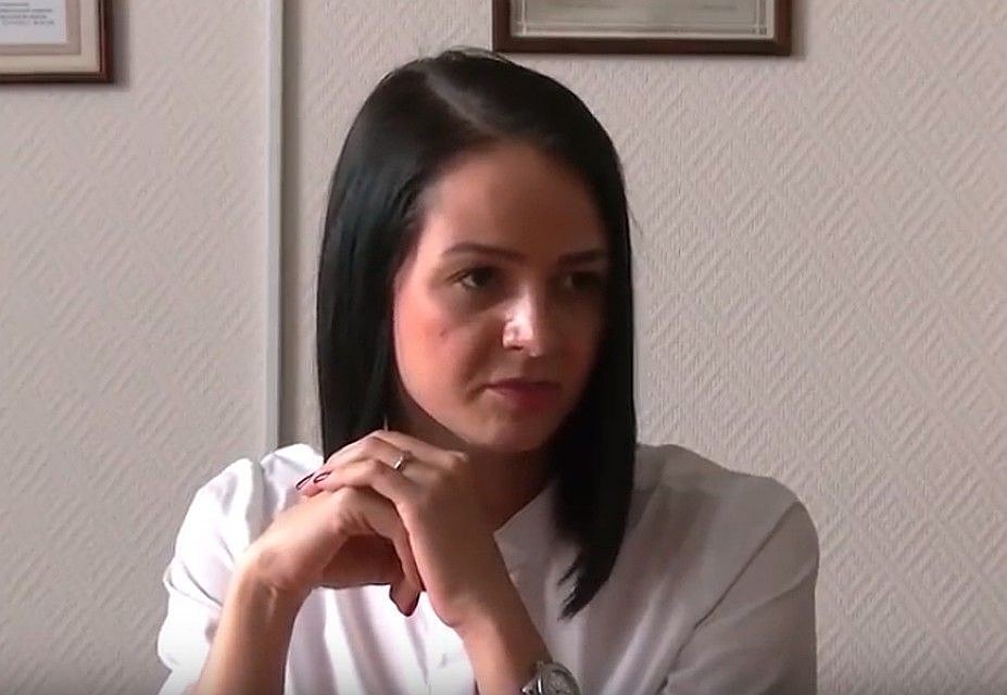 Во вторник Ольга Глацких была временно отстранена от руководства департаментом молодежной политики Свердловской области. Фото: скриншот с видео