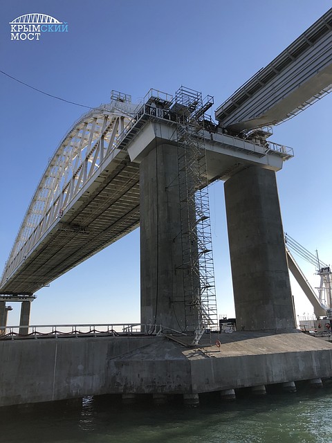 Что касается открытия железнодорожной части моста, то ее планируют открыть в декабре 2019 года