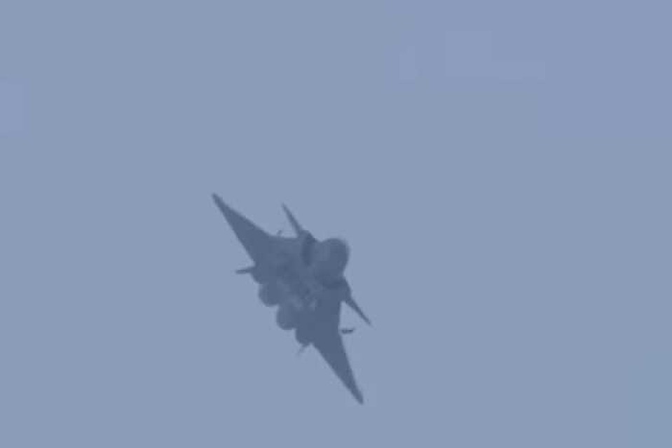 Показательный полет был совершен в рамках международного авиашоу Airshow China в городе Чжухай. Фото:YouTube/RT на русском