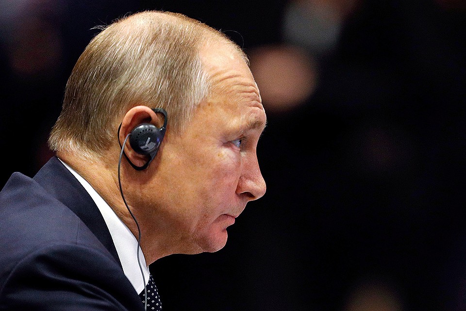 Президент Владимир Путин на саммите Россия-АСЕАН в Сингапуре.