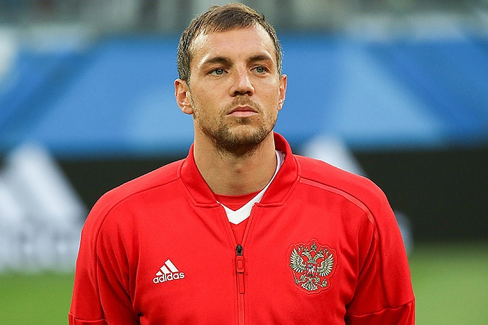 Артем Дзюба красуется в полной хоккейной амуниции на новом фото в Instagram.