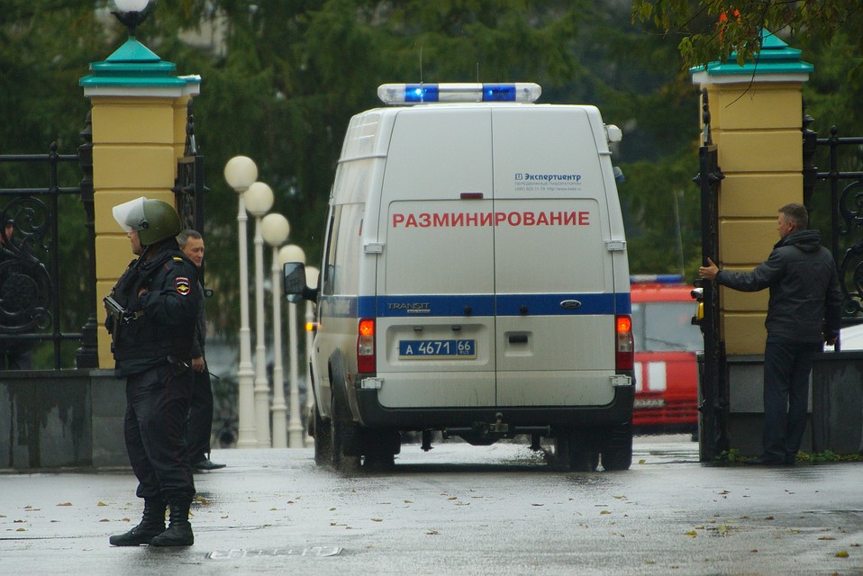 Звонки о "минировании" ТЦ в Москве поступили с номера пенсионерки