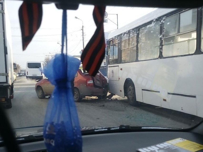 У машин значительные повреждения.