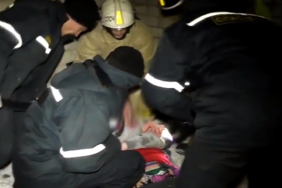 Парню понадобилась помощь врачей и спасателей. Фото: vk.com/kirovmp