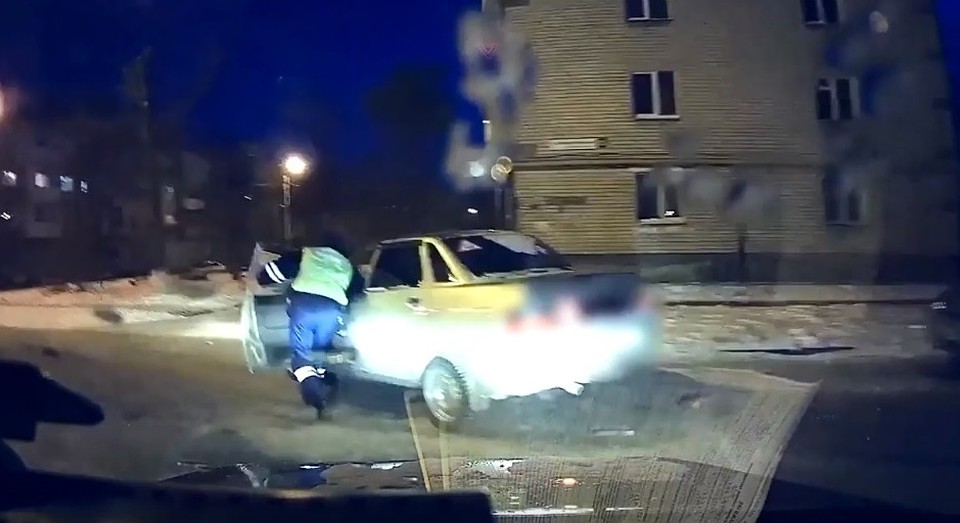 Полицейский заставил узбека остановиться