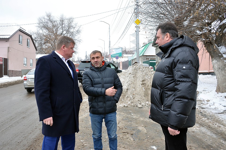 Михаил Исаев проверил уборку улиц Саратова от снега