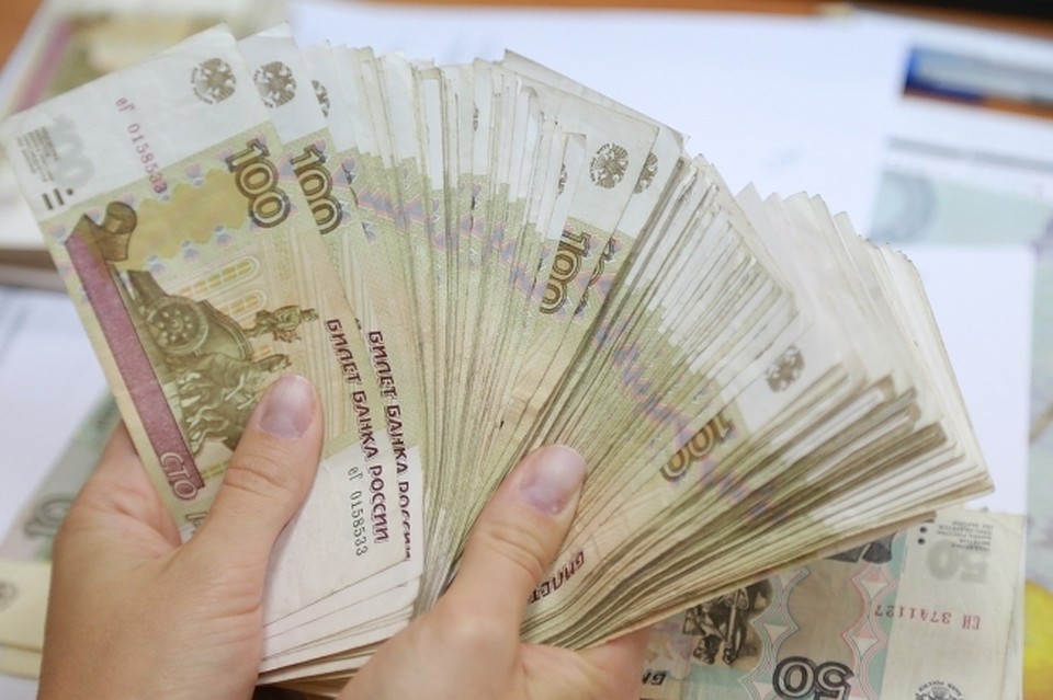 Аферистка из Советской Гавани умудрялась получать пособие по безработице одновременно с зарплатой