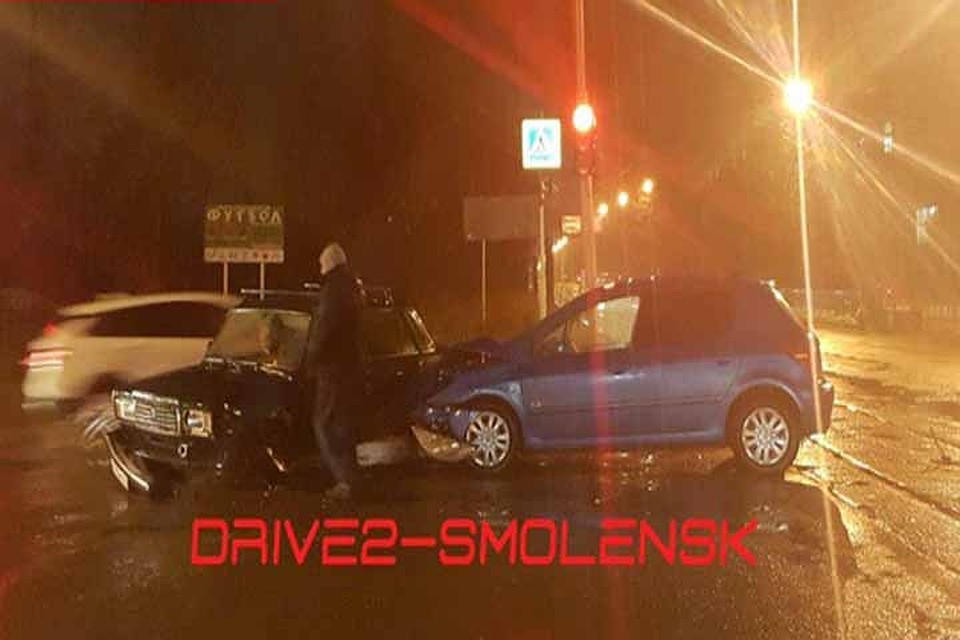 Из-за ДТП на улице 25 Сентября в Смоленске встали трамваи. ФОТО: drive2_smolensk