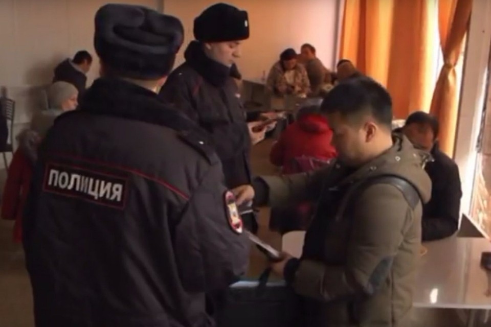 Граждане Республики Киргизия работали в кафе без трудовых документов. Фото: 62.rodina.news