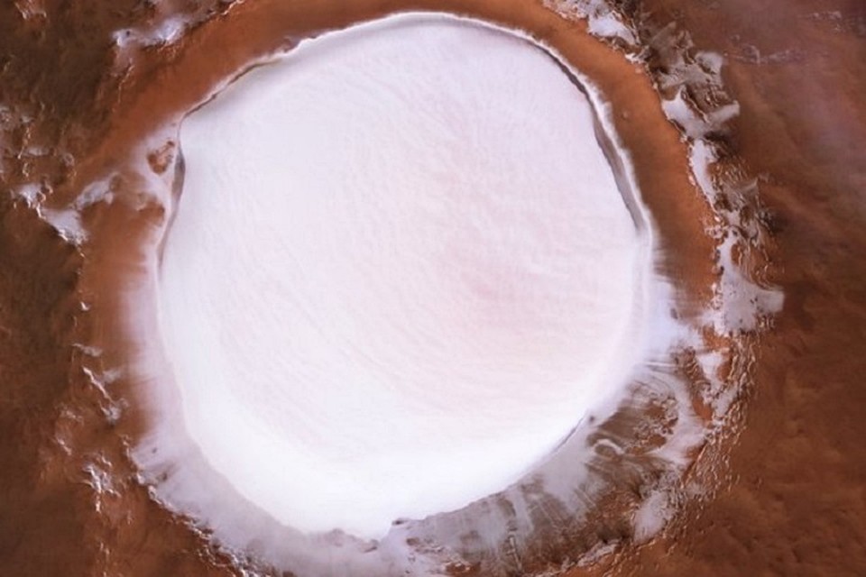 Спутник запечатлел зиму на Марсе. ФОТО: esa.int