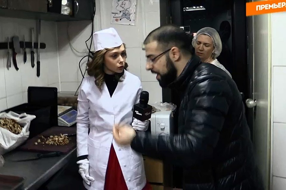 Телепроверка в кафе "Шашлык-машлык" закончилась вызовом полиции. Скриншот с видео телеканала «Пятница!»