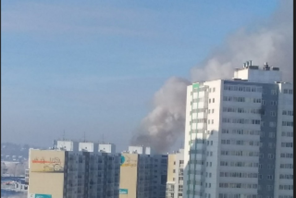 Пожар в микрорайоне Ново-Ленино в Иркутске: горели строительные вагончики. Фото: группа "ДТП 38RUS"