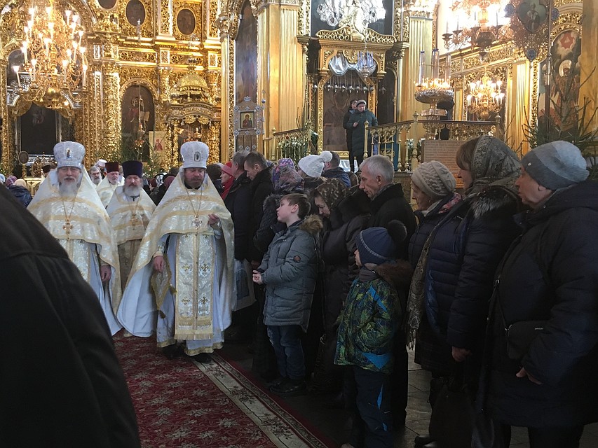 Смоляне встретили Рождество в храмах.
