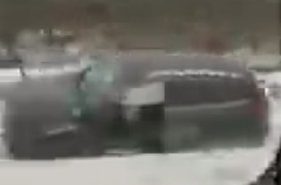 водитель, ехавший в потоке, снял на видео аварию