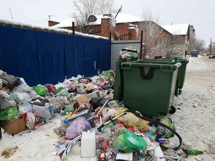 Контейнерные площадки превратились в свалки.