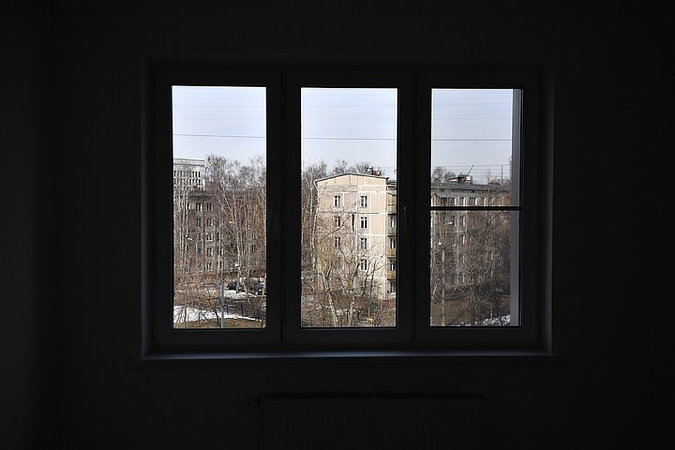 В Адмиралтейском районе погибла 16-летняя украинка, выпавшая из окна.