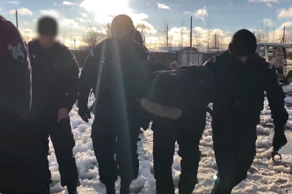 Будущие уголовники преодолели больше тысячи километров, чтобы обменять наркотики на машину в Комсомольске-на-Амуре