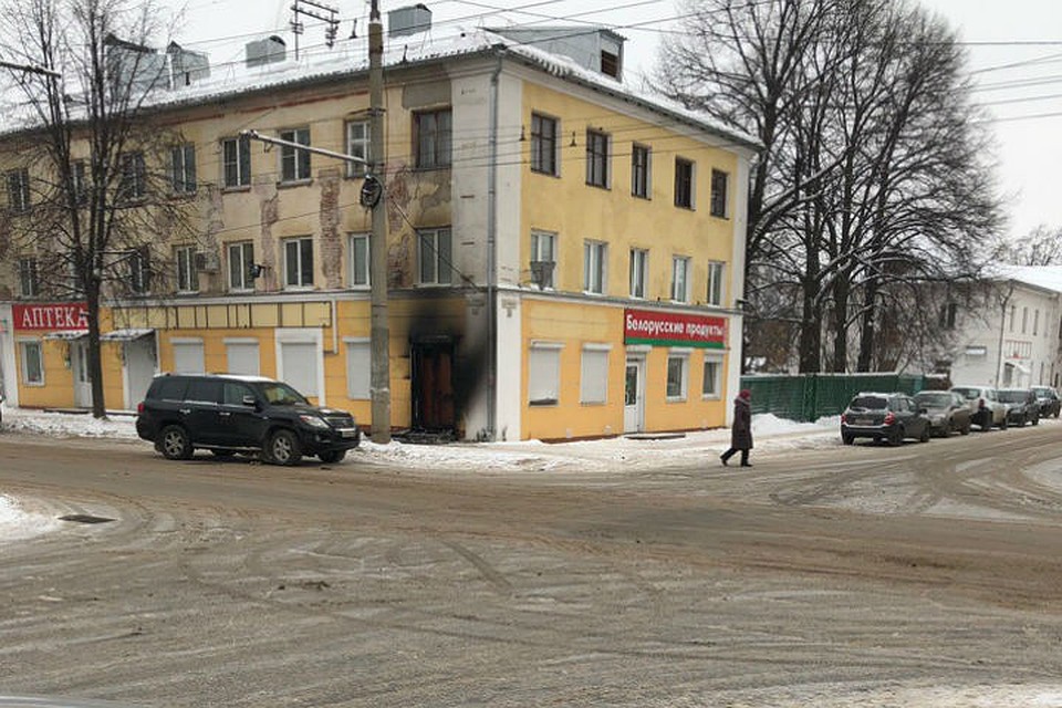 В Рыбинске загорелось кафе в жилом доме. Фото: Леля Калиновская, группа «Подслушано в Рыбинске»/vk.com