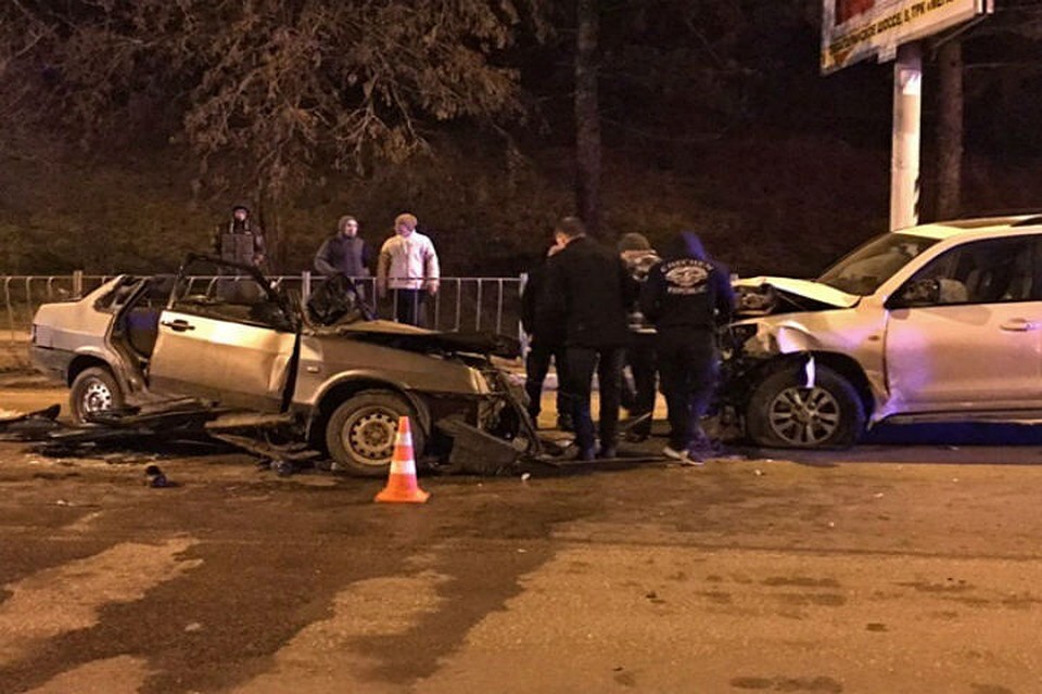 В районе села Доброе столкнулись два легковых автомобиля. Фото: пресс-служба МЧС РК