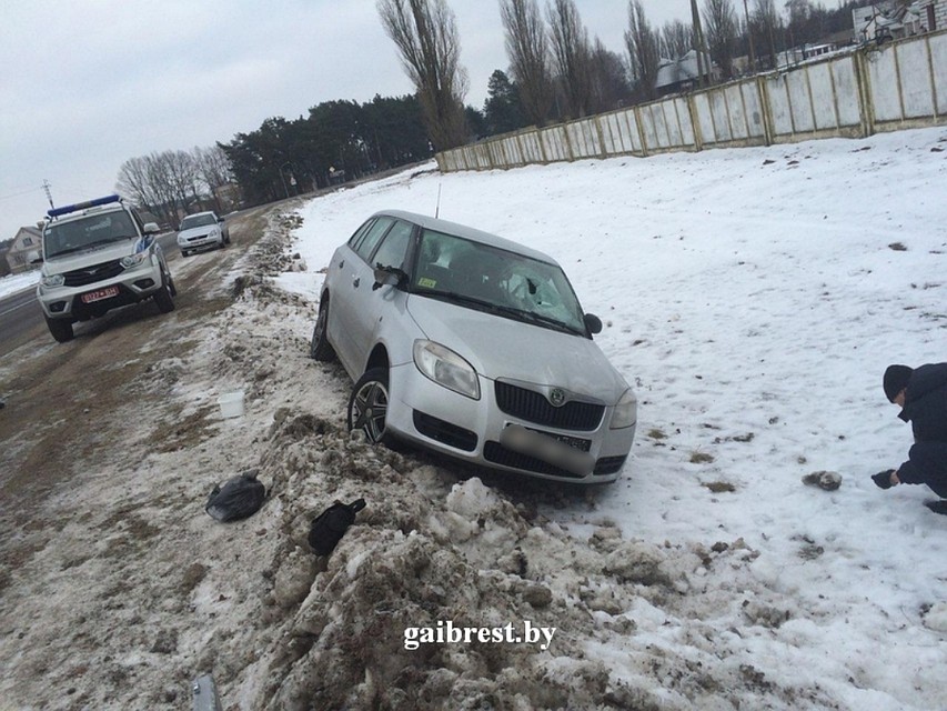 Водитель без прав сбил женщину и скрылся с места происшествия. Фото: ГАИ Бреста.