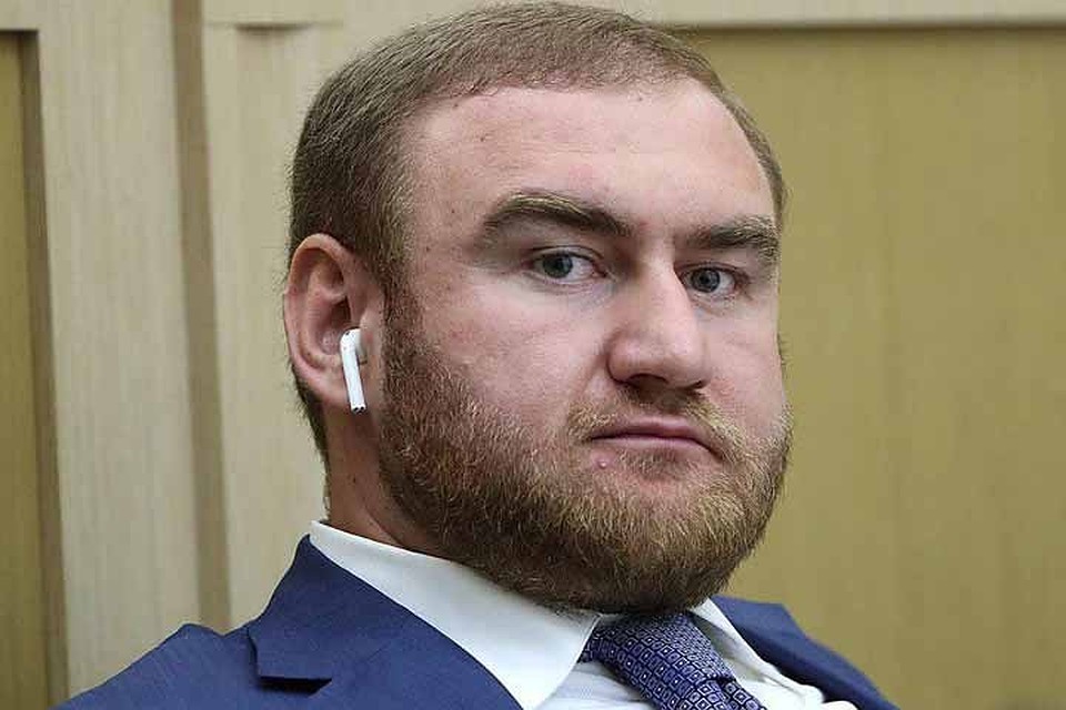 Рауф Арашуков был задержан во время заседания. Фото: Валерий Шарифулин/ТАСС
