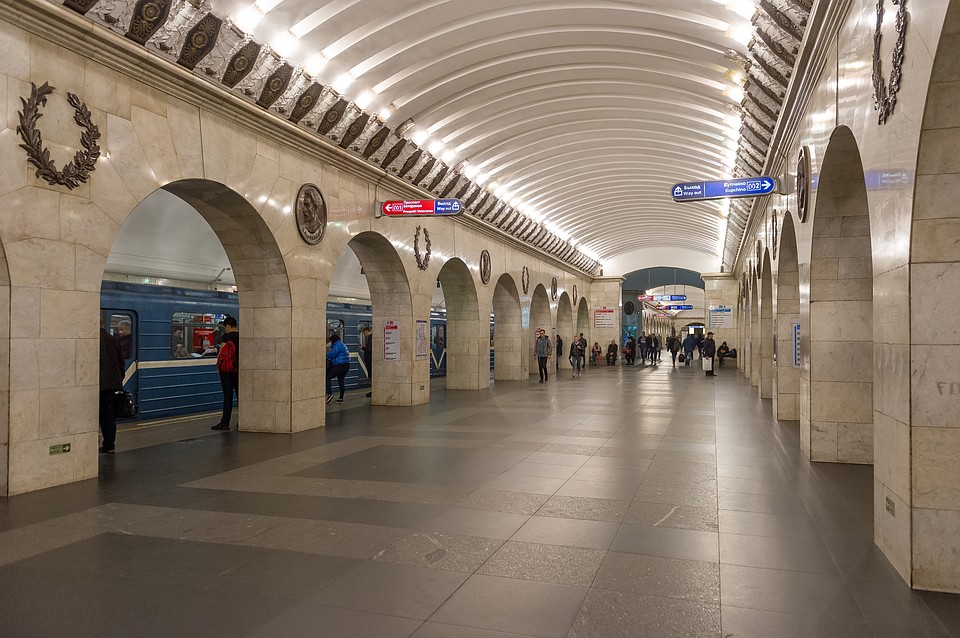В Петербургском метро вестибюлей больше, чем станций