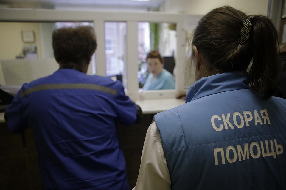 Псковские медики пытаются спасти кисть руке мужчины после ампутации ее электрической пилой.