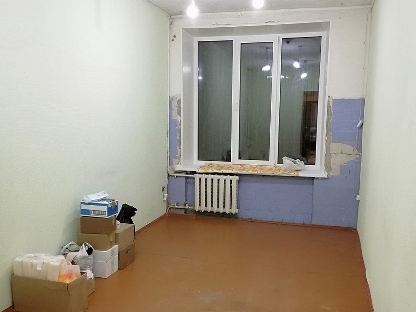 Помещение светлое и просторное. Сейчас волонтеры наполняют его мебелью. Фото: проект «Другая медицина».