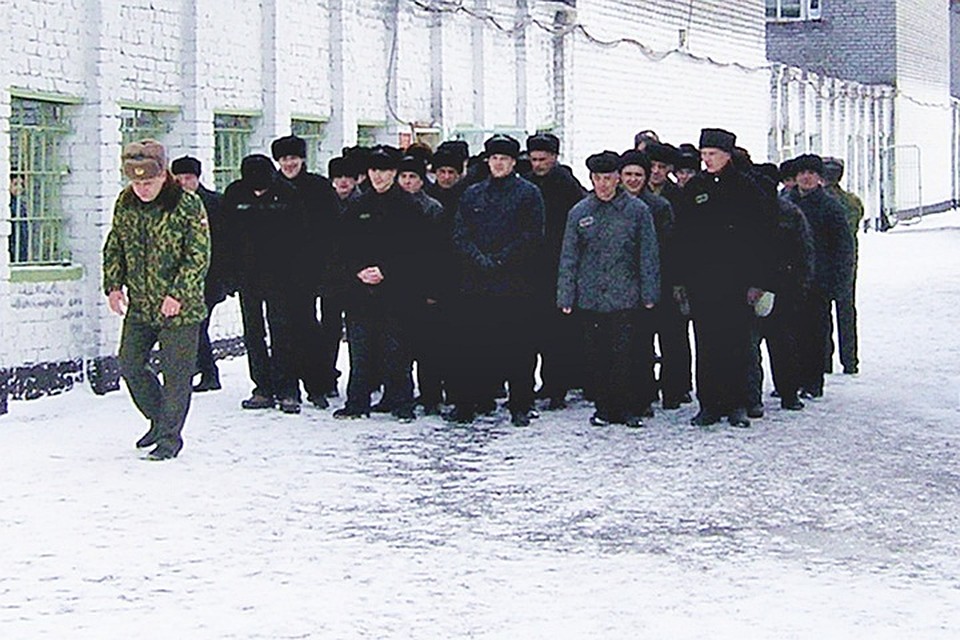 Житель Мурманской области случайно устроил аварию с летальным исходом в чужом регионе. Теперь водителю внедорожника придется пересесть с водительского кресла на нары...