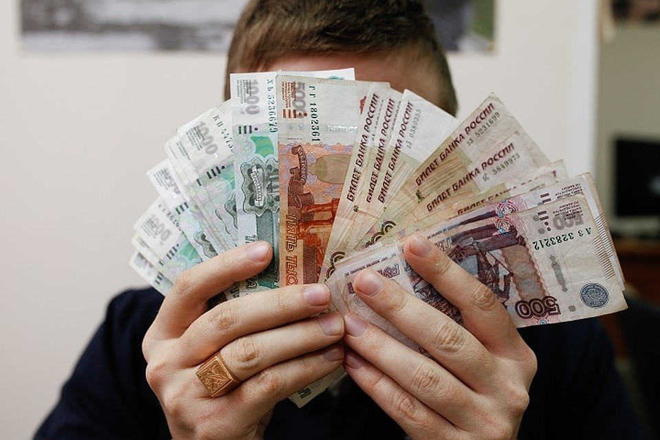 Он задолжал больше 200 тысяч рублей