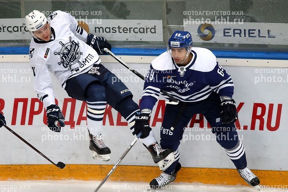 «Адмирал» противостоит московскому «Динамо». Фото:KHL
