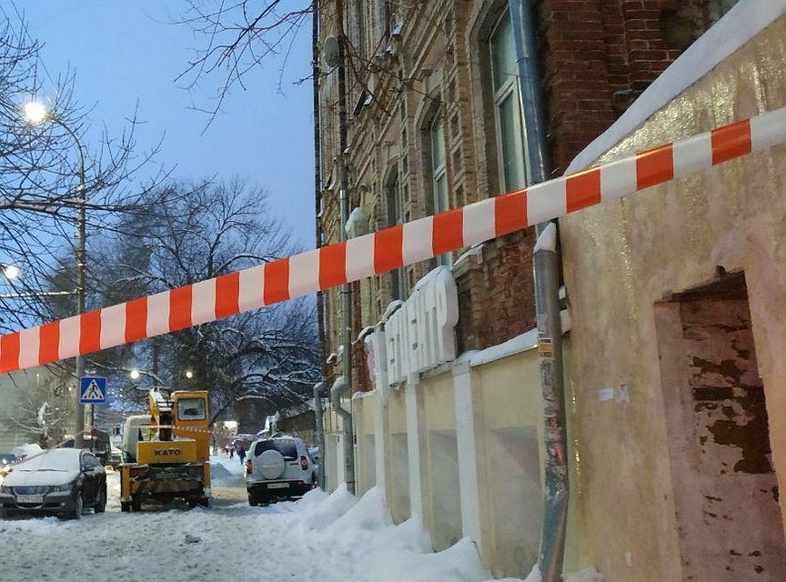 В Саратовской области обрушения крыш из-за снега стали нередкостью